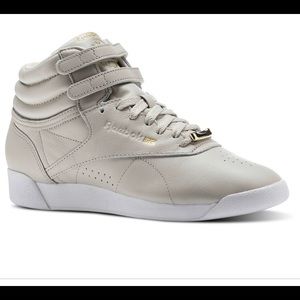 Reebok Freestyle in Muted Beige